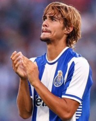 乐鱼体育app官方登录入口-罗马诺：波尔图拒绝吉达联合对莫拉报价，坚持收到解约金放人