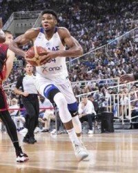 乐鱼体育app官方登录入口-字母哥在世预赛大杀特杀 为何难以得到大将军认可