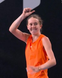 乐鱼体育app官方登录入口-19岁捷克黑马震撼澳网！本西奇成首位出局前十种子