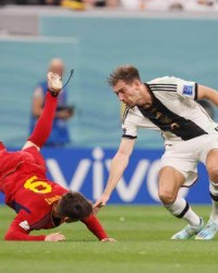 在线娱乐-【辣评】为何拜仁能虐巴萨，德国却拿捏不了西班牙？