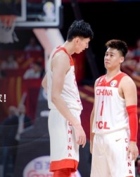 乐鱼体育app官方登录入口-两年前篮协深夜宣布赵睿周琦互换交易，如今二人或于北京队再聚首