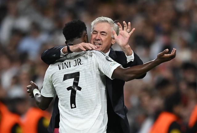 1729650199835055482.jpg 1729650025603.jpg