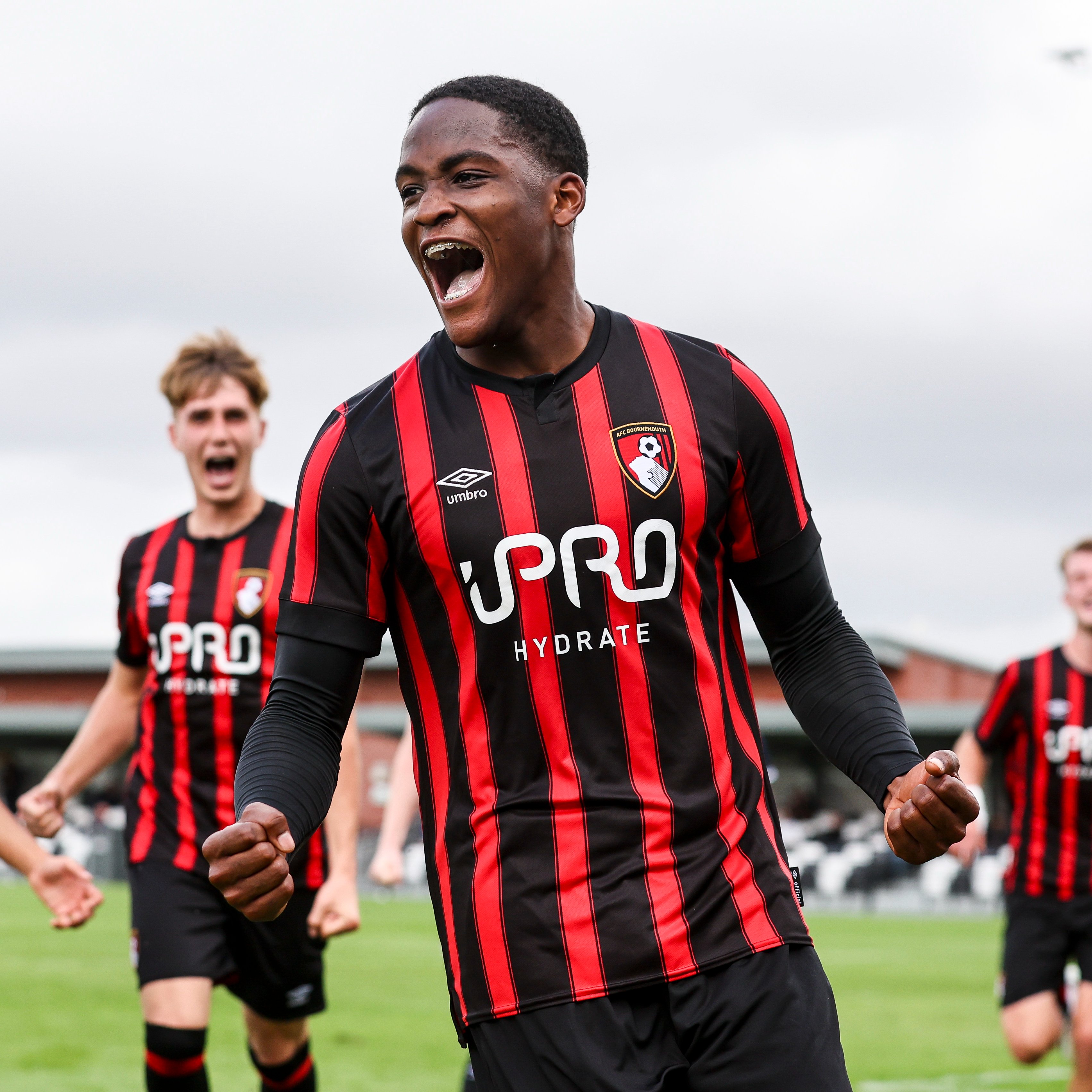 GzQ17BOXoAE6lm1.jfif